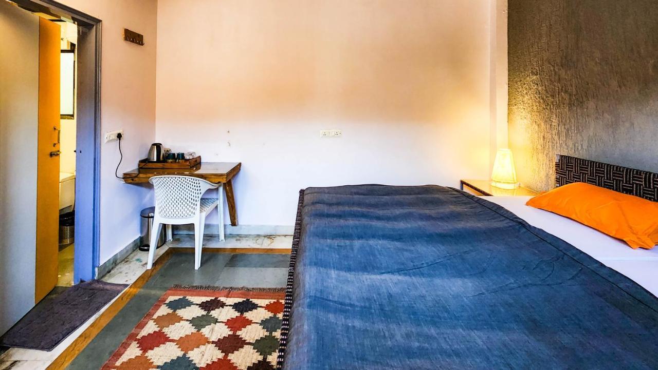 J House Near Bhikaji Hostel