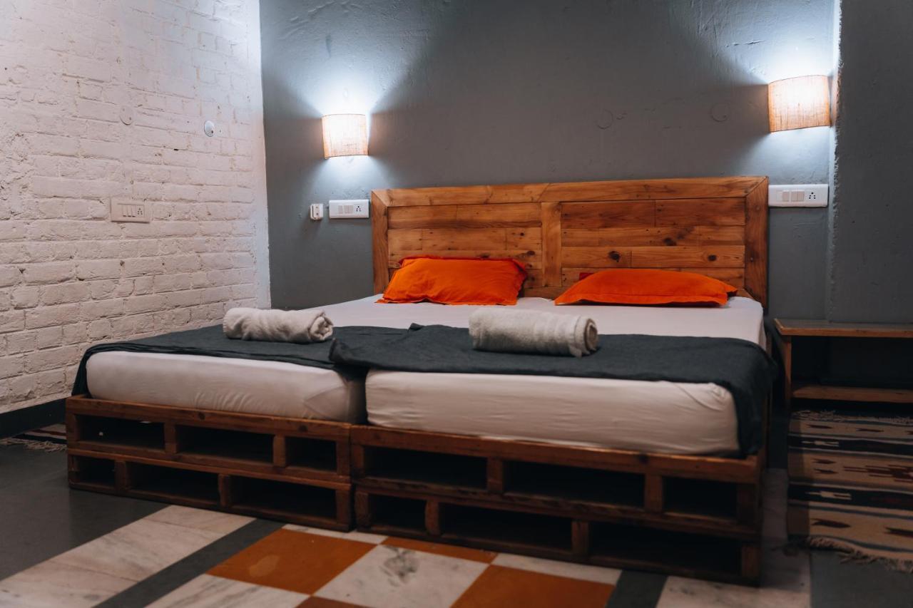 J House Near Bhikaji New Delhi